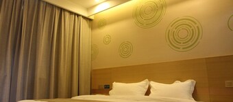 Greentree Inn Zaozhuang High-speed Train Station Express Hotel