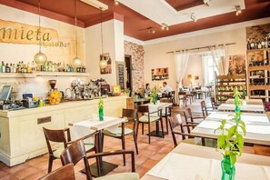 Dining - Rajska 3 by PI Apartments (Kraków)