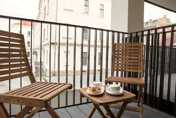Outdoor dining - Rajska 3 by PI Apartments (Kraków)