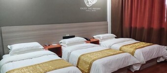 Shell Xinzhou Xinfu District Railway Station Hotel