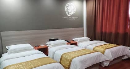 Shell Xinzhou Xinfu District Railway Station Hotel