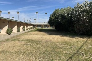 Exterior - OYO Hotel Yuma AZ Desert Grove (Yuma)