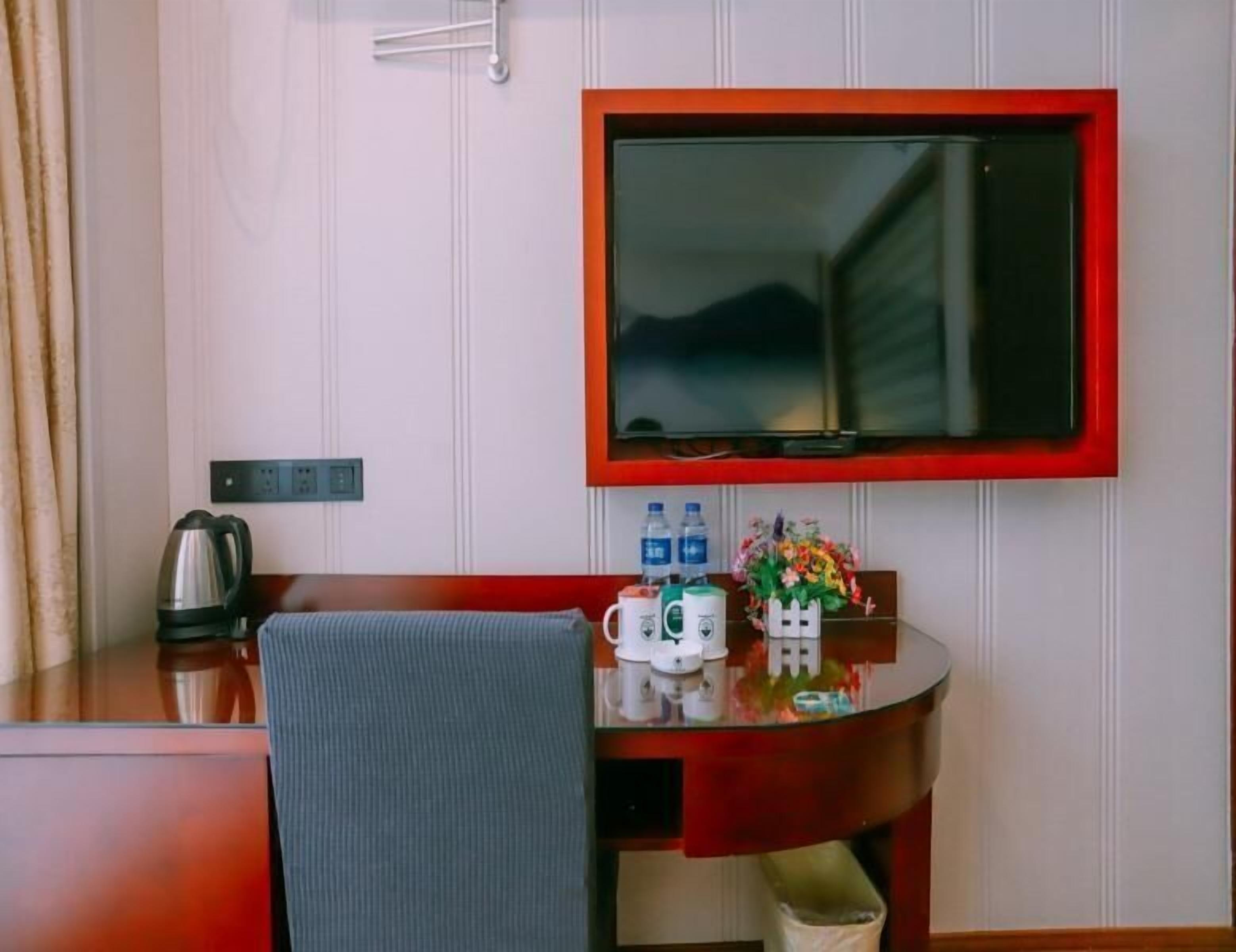 المنشأة من الداخل