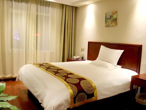 Greentree Inn Heze Bus Station Rt-mart Express Hotel