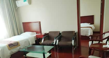 Greentree Inn Heze Bus Station Rt-mart Express Hotel