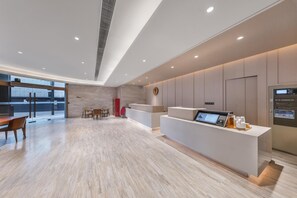 Lobby - Ji Hotel (Shanghai)