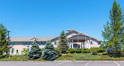 Quality Inn and Suites Schoharie Near Howe Caverns NY