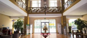 Greentree Inn Shandong Weifang Linqu Zhanqian Road Luchuan Business Hotel