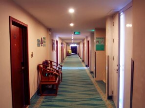 المنشأة من الداخل