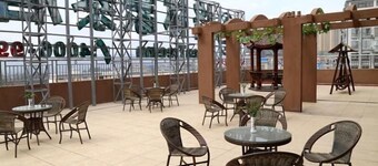 Greentree Inn Jishou Longshan County Yuelu Avenue Business Hotel