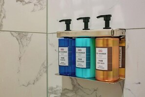 Bathroom amenities