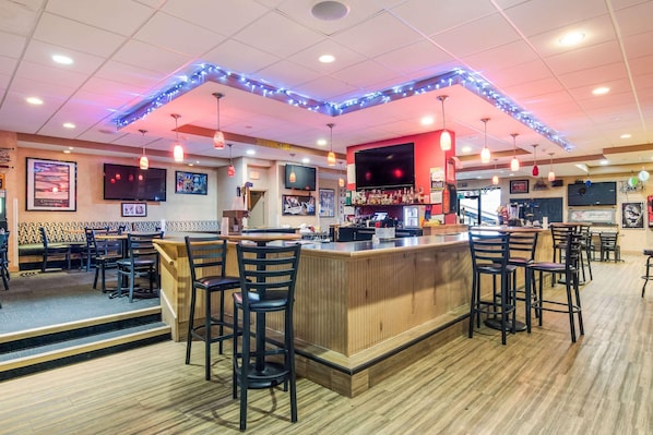 Bar (on property) - Pittsburgh PA (Pittsburgh)