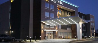 La Quinta Inn & Suites
