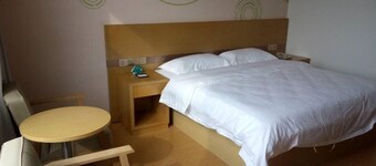 Greentree Inn Qingdao Jiaozhou Jiaoping Road Aviation Industry Park Express Hotel