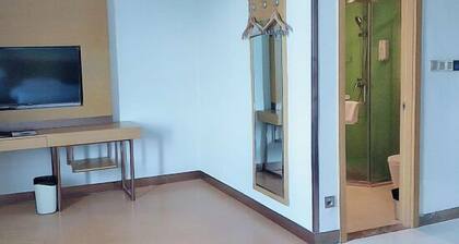 Greentree Inn Qingdao Jiaozhou Jiaoping Road Aviation Industry Park Express Hotel