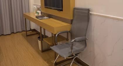 Greentree Inn Qingdao Jiaozhou Jiaoping Road Aviation Industry Park Express Hotel