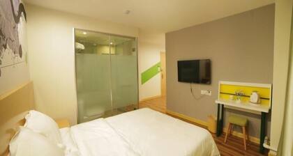 Vatica Qingdao Jiaozhou City Zhengzhou East Road Commercial Center Hotel