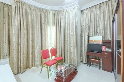 OYO 111 Al Thabit Hotel