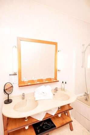 Bathroom - Le Chateau de Fontanges (Onet-le-Chateau)