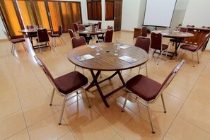 Dining - Disaster Oasis (Pakem)
