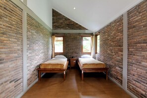 Room - Disaster Oasis (Pakem)