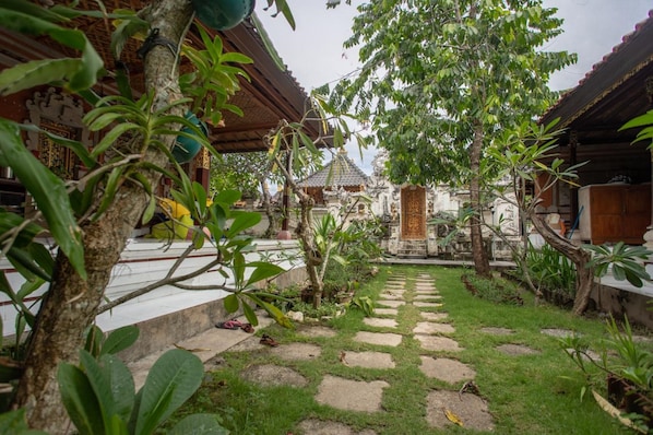 Property grounds - Nushe Hostel Nusa Penida (Penida Island)