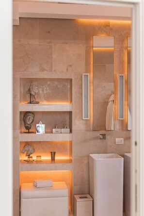 Free toiletries, hair dryer, bathrobes, slippers - Palazzo Lecce (Lecce)