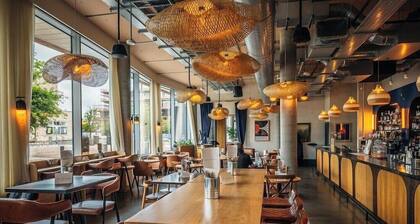 Turing Locke, Eddington