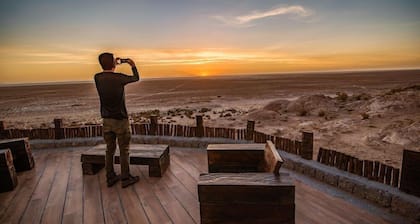 Hotel De Sal Luna Salada