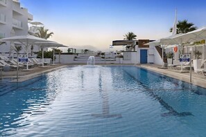 Kolam renang outdoor