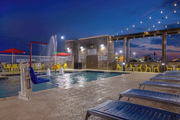 Pool - Tru by Hilton Galveston, TX (Galveston)