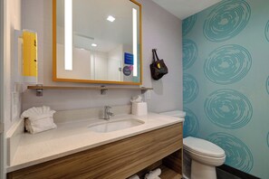 Bathroom - Tru by Hilton Galveston, TX (Galveston)