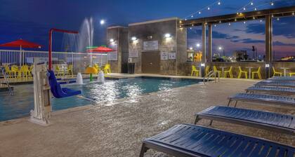 Tru by Hilton Galveston, TX