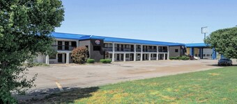Lonestar Inn & Suites, Erick OK Hwy 40 BY OYO