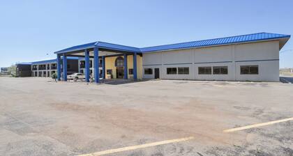 Lonestar Inn and Suites by OYO - Erick, OK