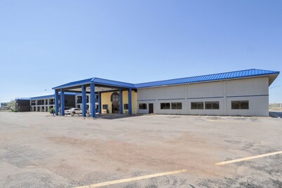 Lonestar Inn and Suites by OYO - Erick, OK