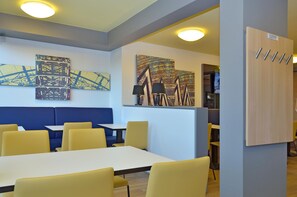 Unclassified image, 4 of 43, button - B&B Hotel Leipzig Nord (Leipzig)