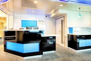 Lobby - B&B Hotel Munchen Garching (Garching)