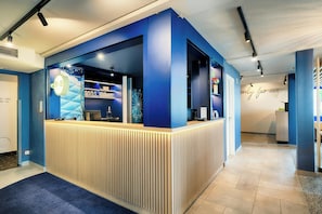 Lobby - B&B Hotel Munchen Garching (Garching)