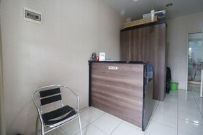 Lobby - Reddoorz Apartment @ Green Lake View Ciputat (South Tangerang)