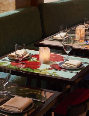 Dining - Radio Hotel (New York)