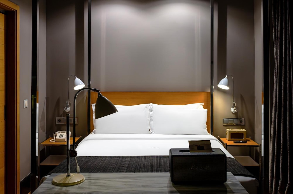 Brown's | Downtown Hotel by null