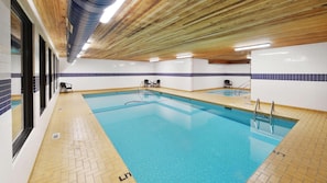 Piscine intérieure