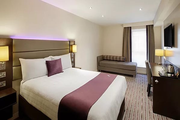 Room - Premier Inn Wirral (Ellesmere Port)