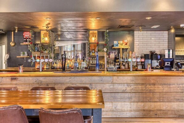 Bar (on property) - Premier Inn Basingstoke West (Basingstoke)