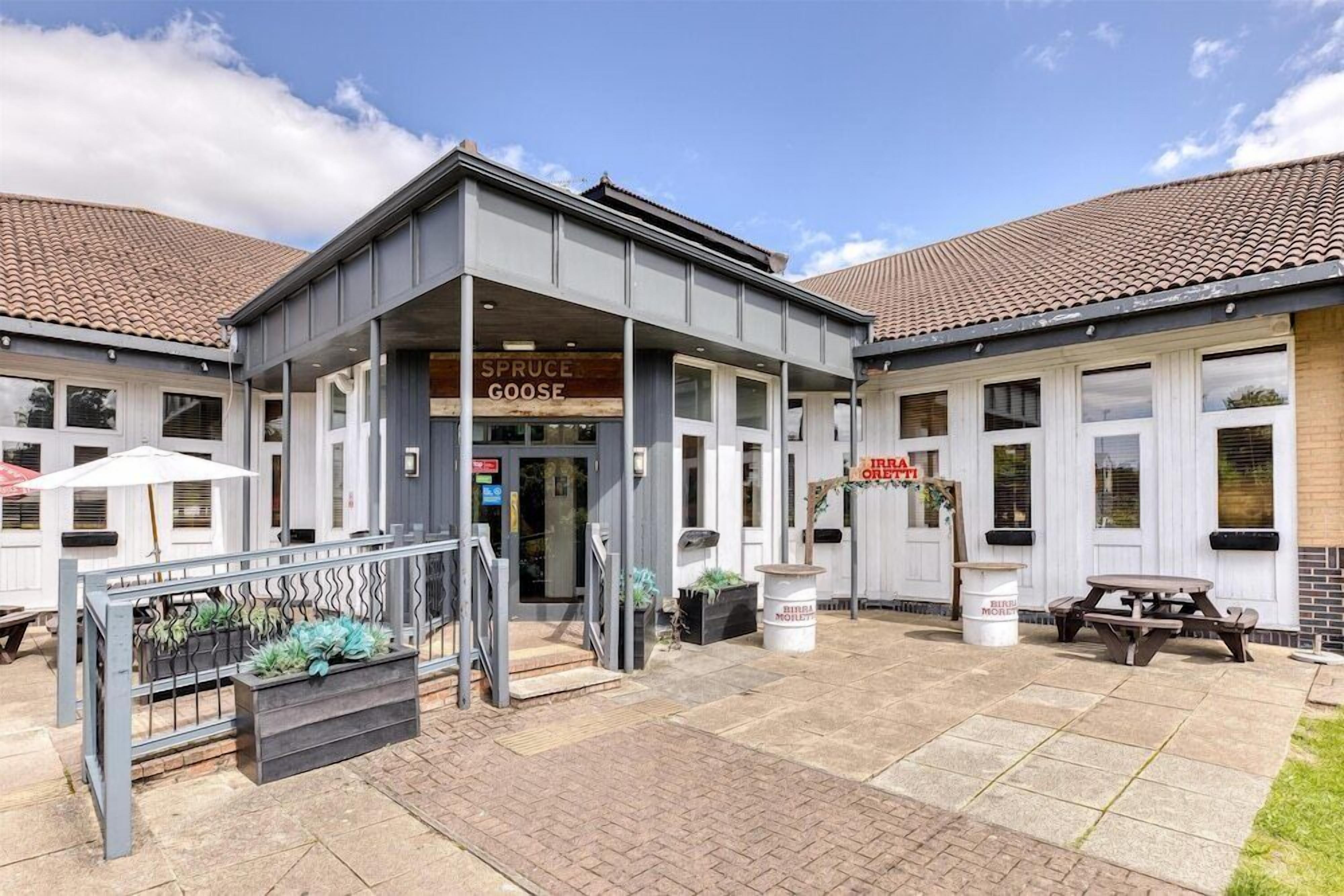 المنشأة من الخارج