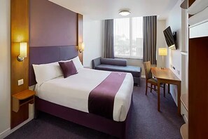 Room - Premier Inn Bedford Priory Marina (Bedford)