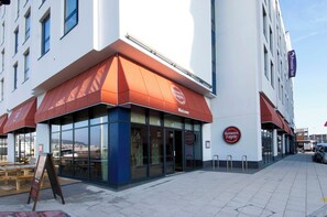 Exterior - Premier Inn Weston Super-mare (Weston-super-Mare)