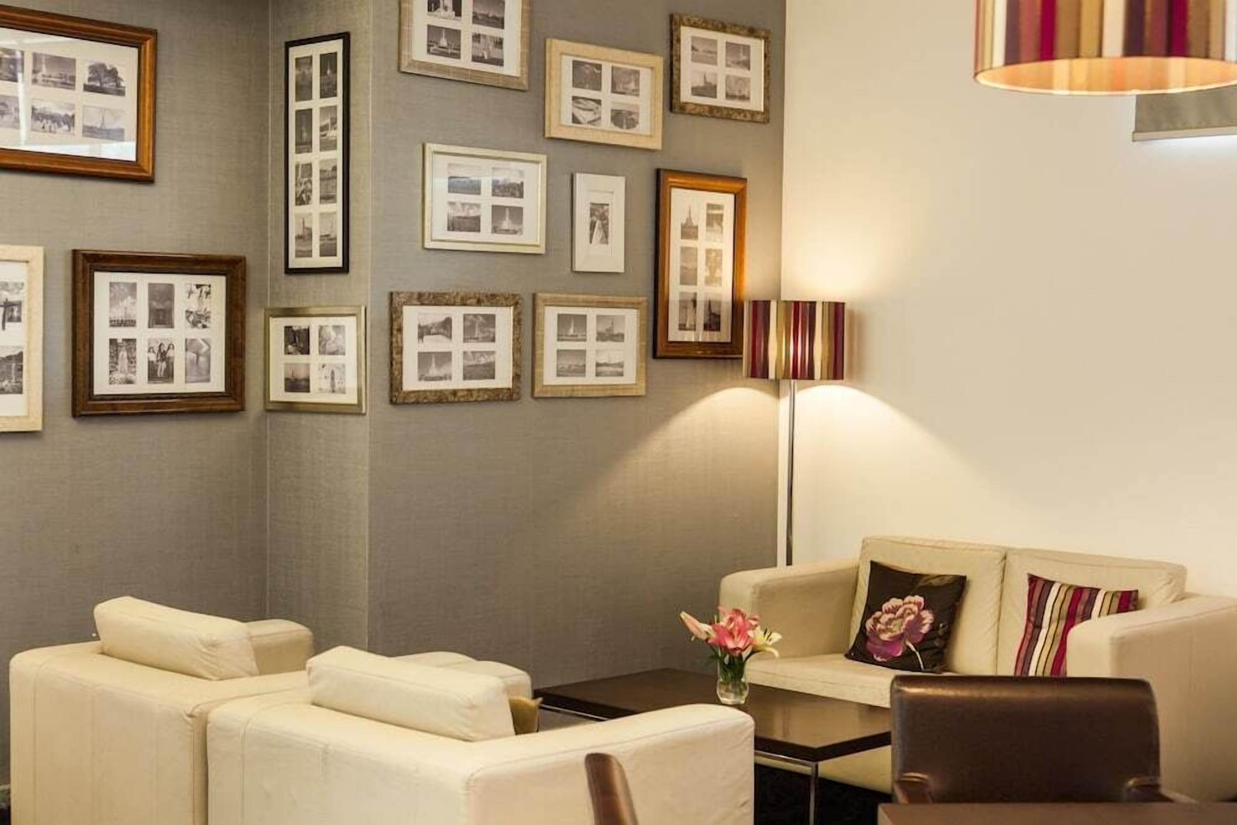 المنشأة من الداخل