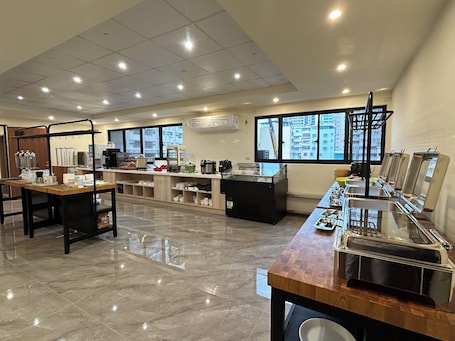 Daily self-serve breakfast (TWD 200 per person)